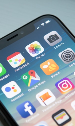 开云官方APP下载界面展示，支持Android、iOS、H5网页版，高清直播实时比分赛事提醒球队数据